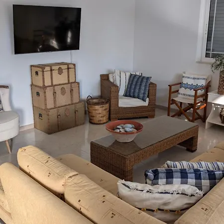 Feraklion House *