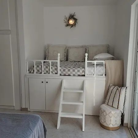 Feraklion House * Хараки