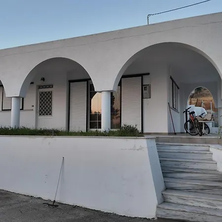 Feraklion House Дом отдыха Хараки